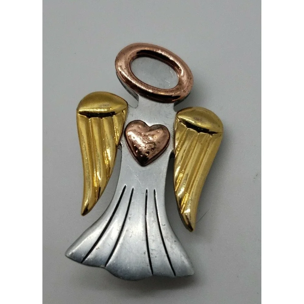 Vintage tri-tone signed AVON Angel with heart, wings, halo‎ brooch pin